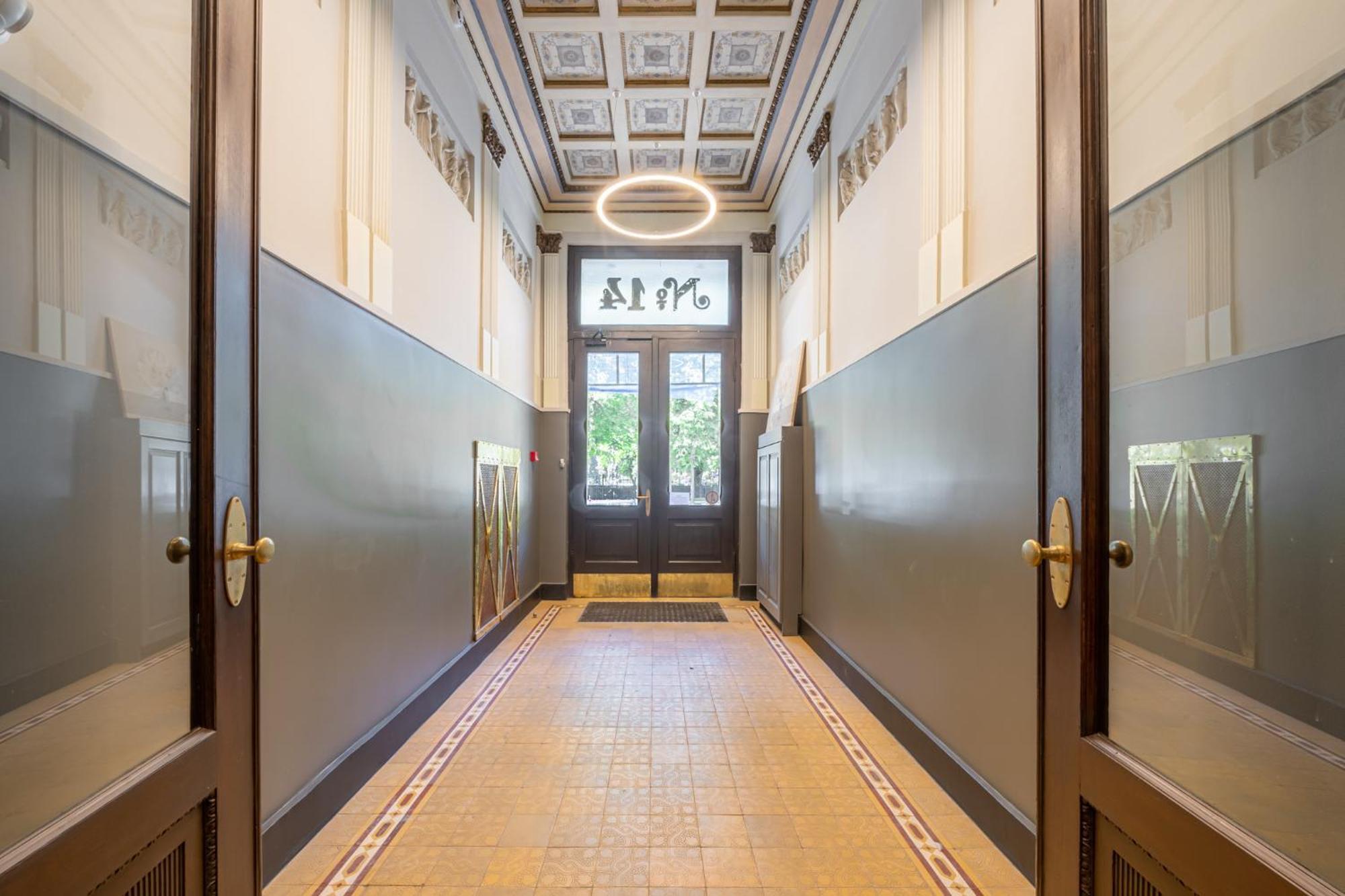 Prestigious Former Library Apartment - Perfect Location ريغا المظهر الخارجي الصورة